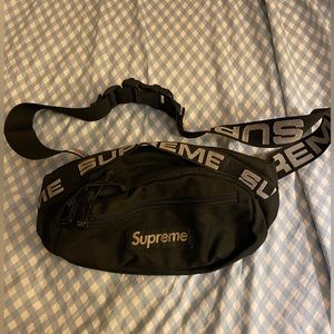 SUPREME Black Waist Bag SS18